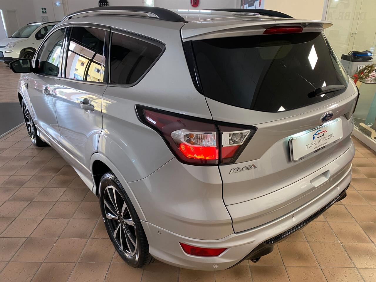 Ford Kuga 1.5 TDCI 120 CV 2WD ST-Line