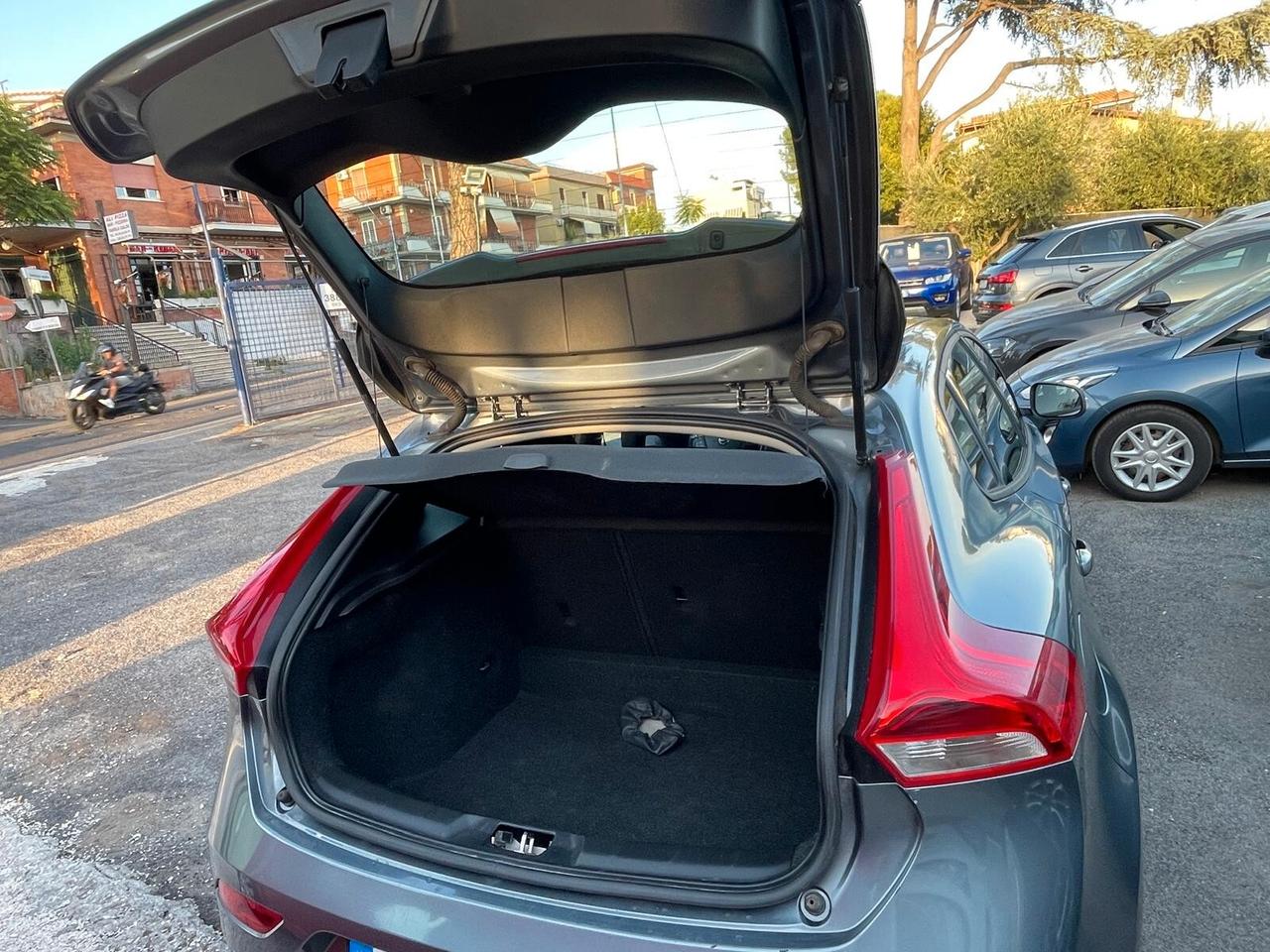 Volvo V40 D2 R-design Momentum soli 60 mila km