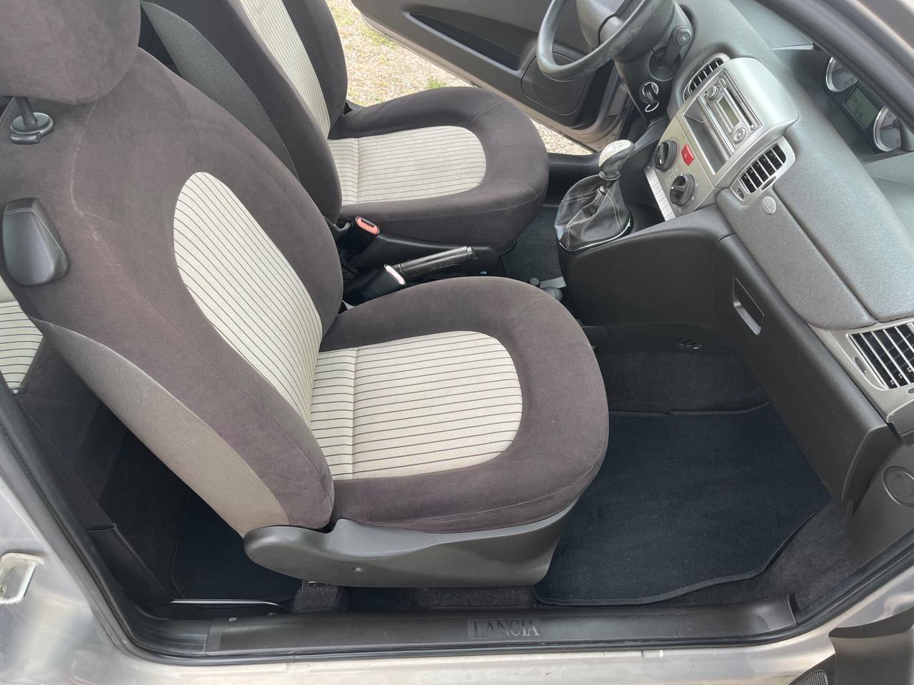 Lancia Ypsilon 1.2 Modamilano 99.000 km