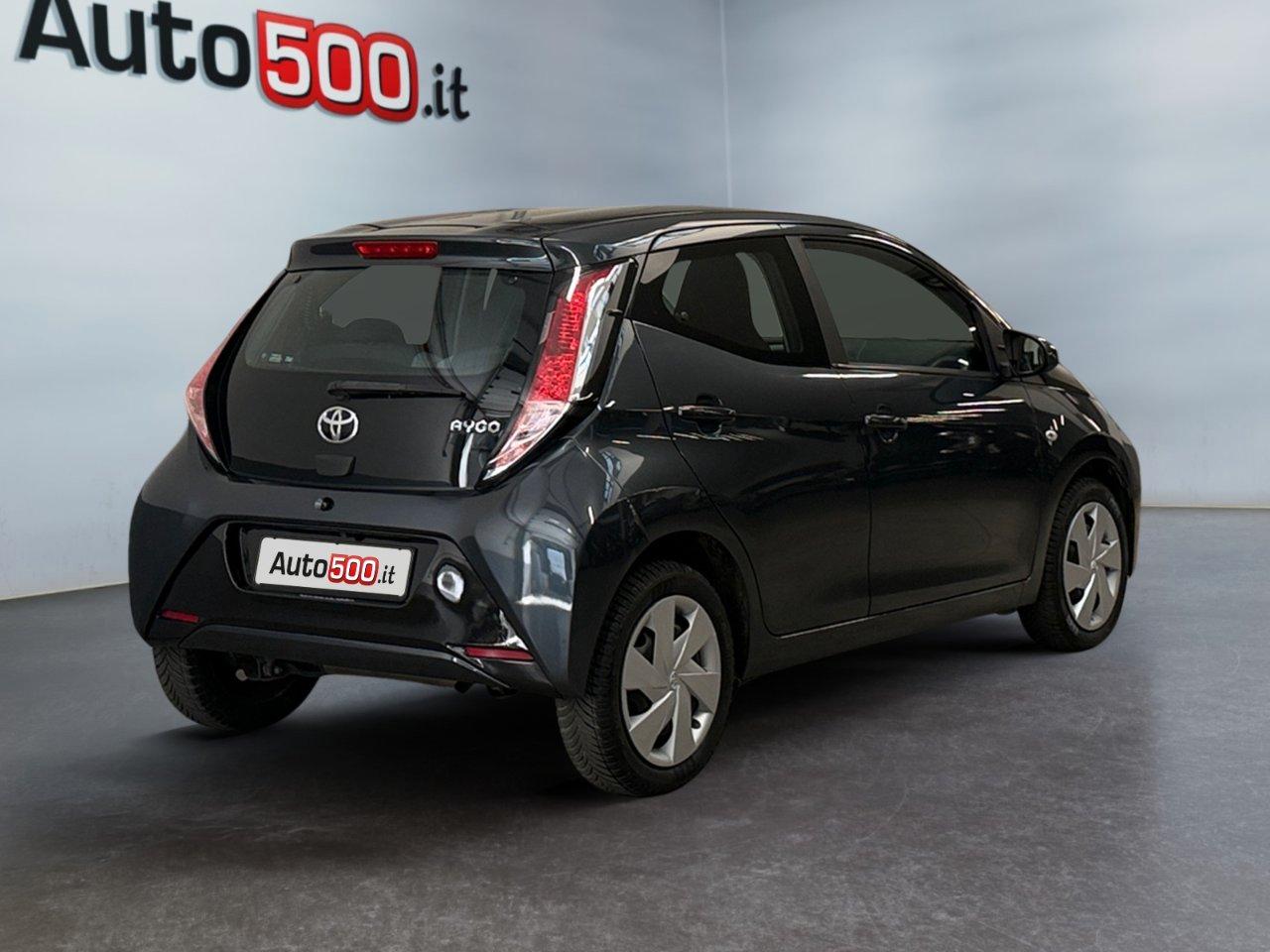 Toyota Aygo 5 Porte Aygo 5p 1.0 x-play my15