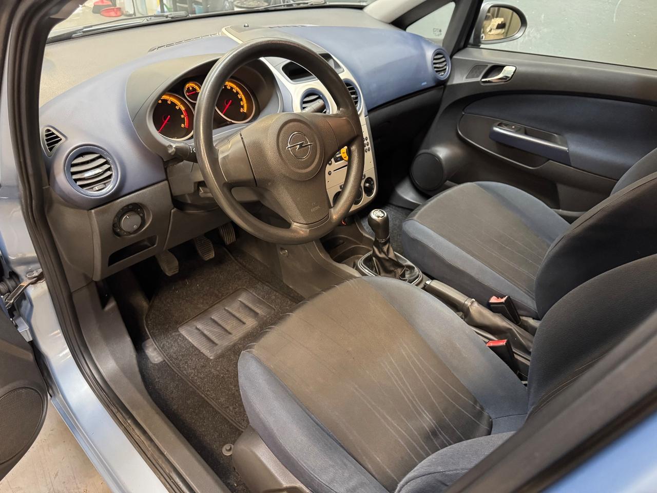 Opel Corsa 1.2 5 porte Cosmo