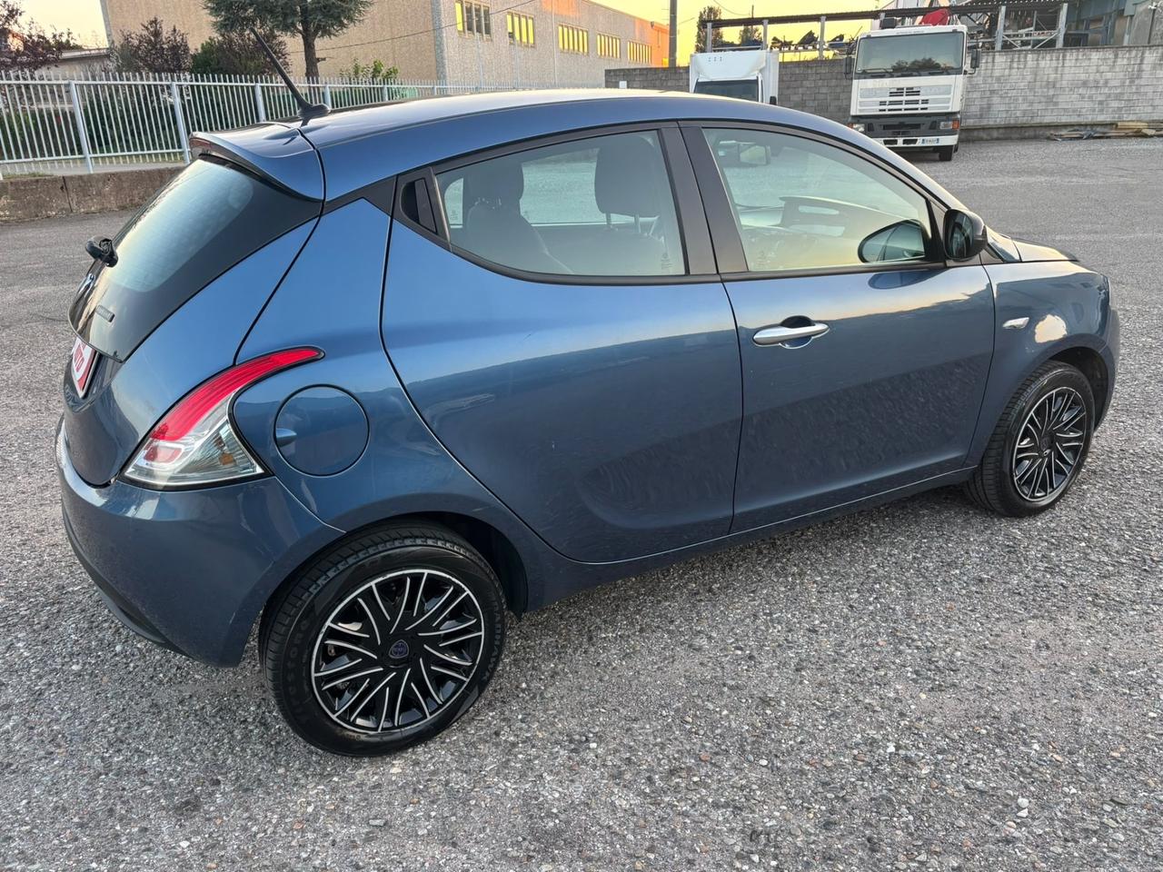 Lancia Ypsilon 1.0 FireFly Hybrid Silver NO VINCOLI DI FINANZIAMENTO