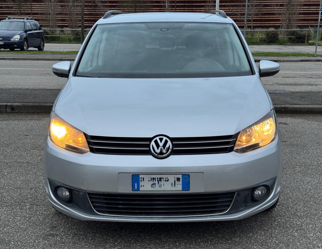 Volkswagen Touran 1.6 TDI DSG Business 7 posti 2015
