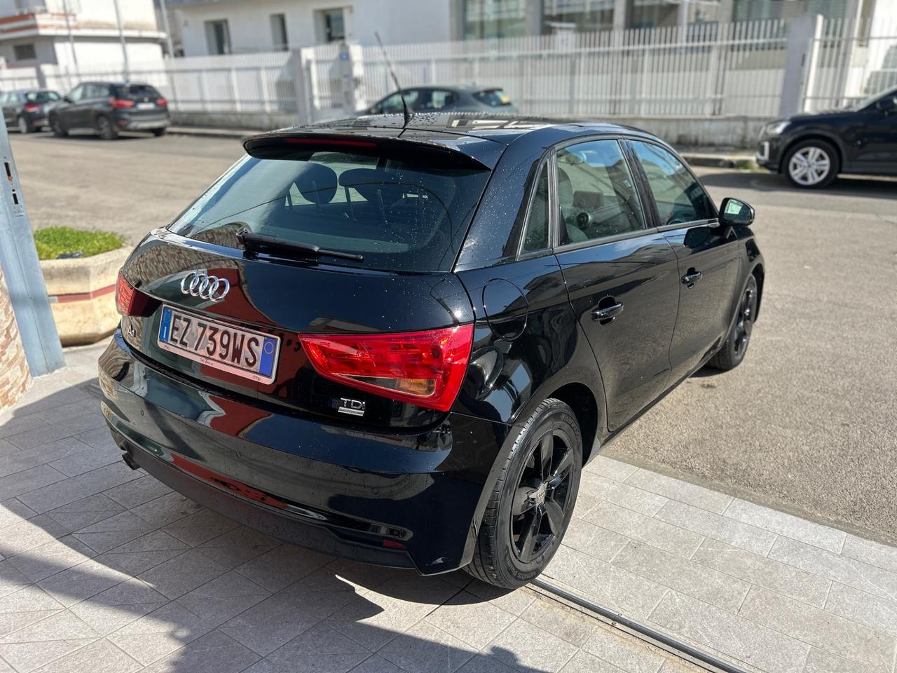 Audi A1 1.4 tdi 90cv S tronic-2015