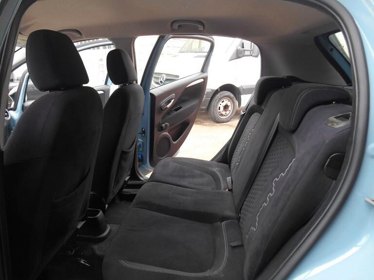 Fiat Punto 1.2 8V 5 porte Lounge EURO 6B NEOPATENTATI