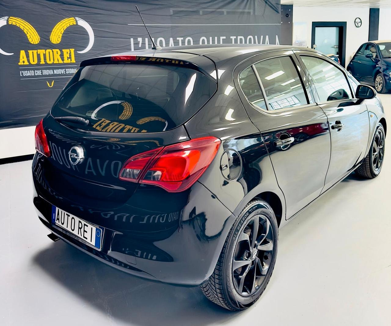 Opel Corsa 1.4 90CV GPL Tech 5 porte Black Edition