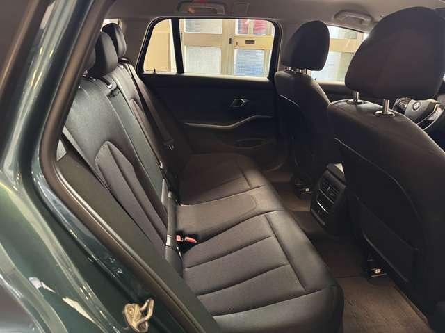 BMW 318 318d Touring mhev 48V Business Advantage auto