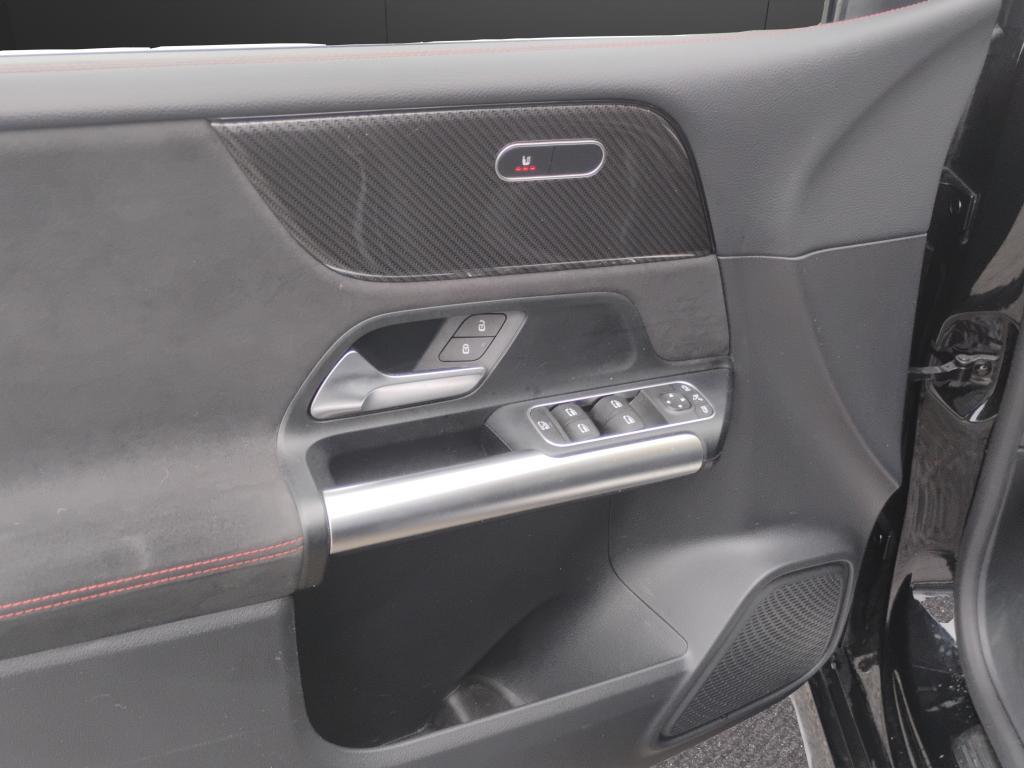 MERCEDES-BENZ B 180 PREMIUM..AMG..NAVI.LED.PELLE.