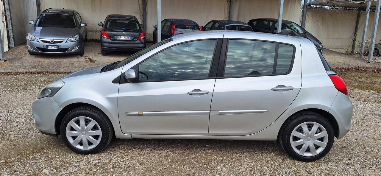 Renault Clio 1.2 16V 5 porte Authentique