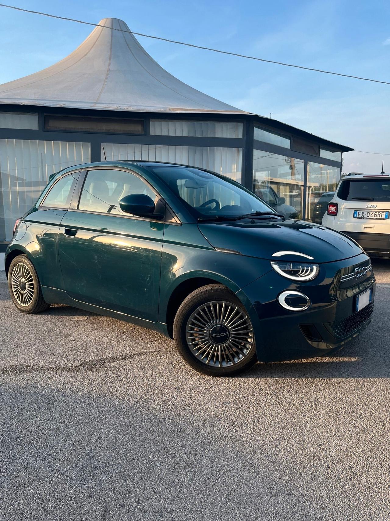 Fiat 500 500e Berlina 42 kWh Icon +