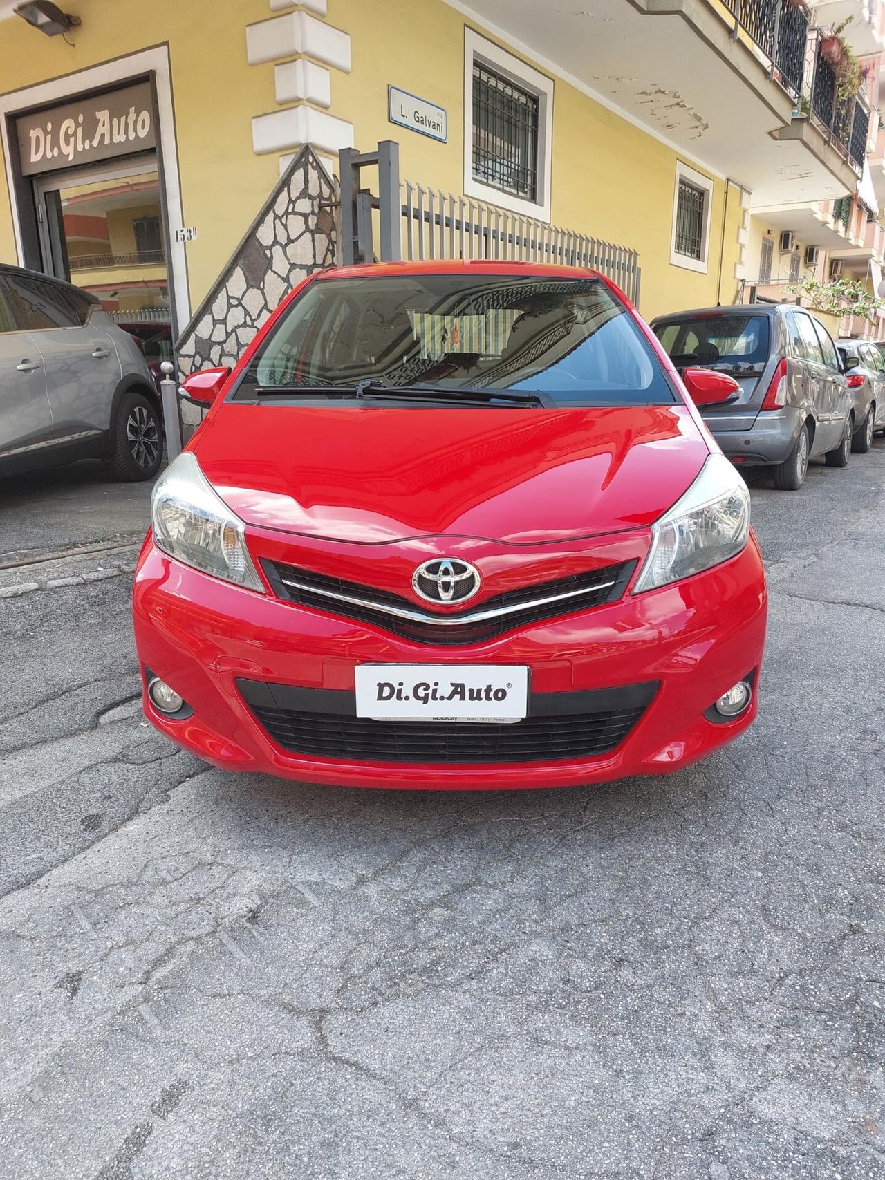 Toyota Yaris 1.0 5 porte Lounge
