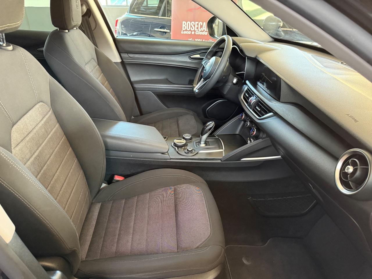 Alfa Romeo Stelvio 2.2 Turbodiesel 150 CV AT8 RWD Super