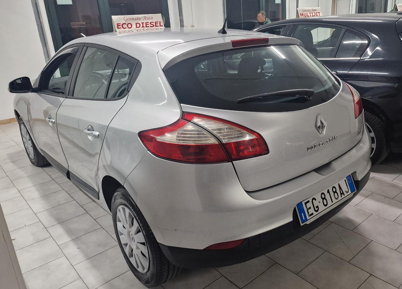 Renault Megane berlina 1.5 dCi 90CV neo patentati