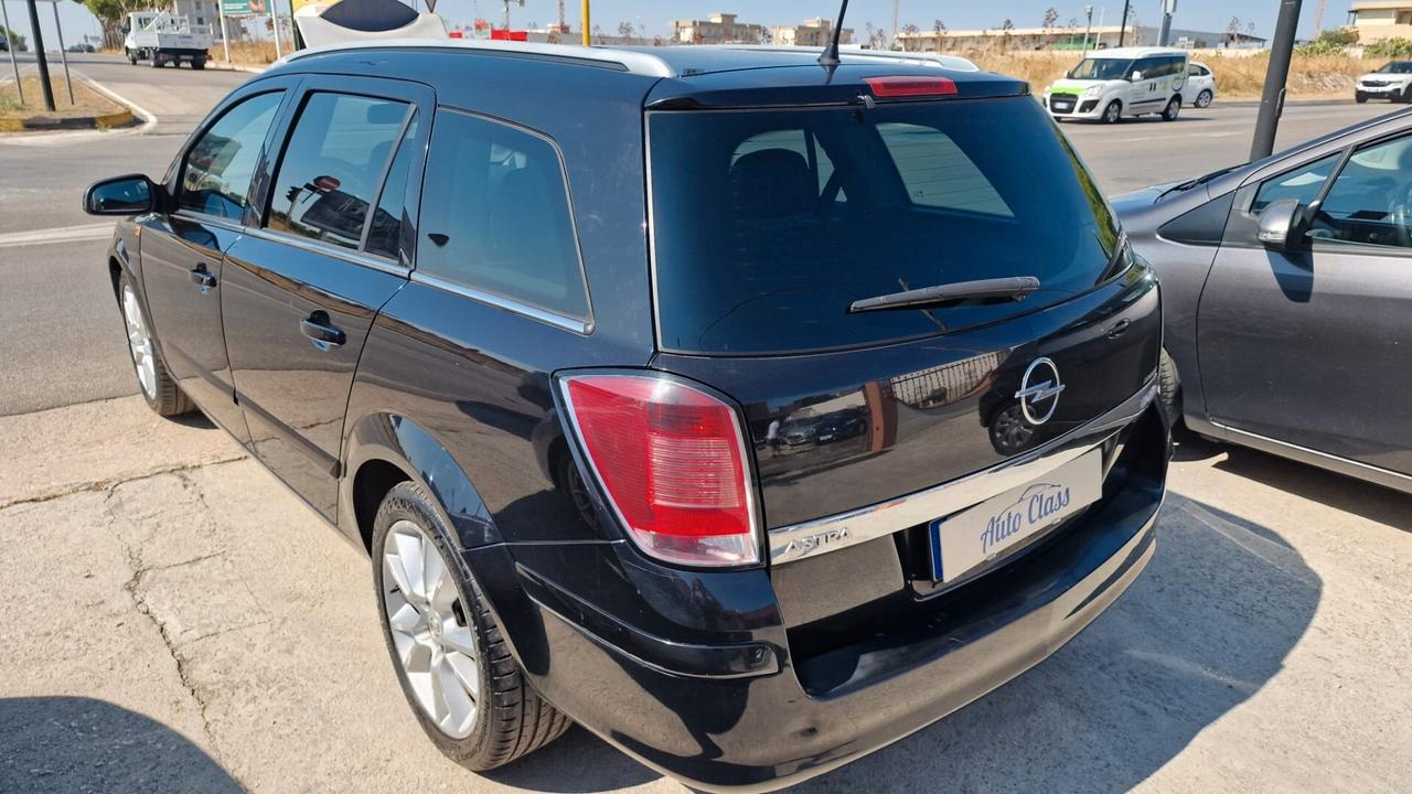 Opel Astra 1.7 CDTI 101CV 5 porte Club