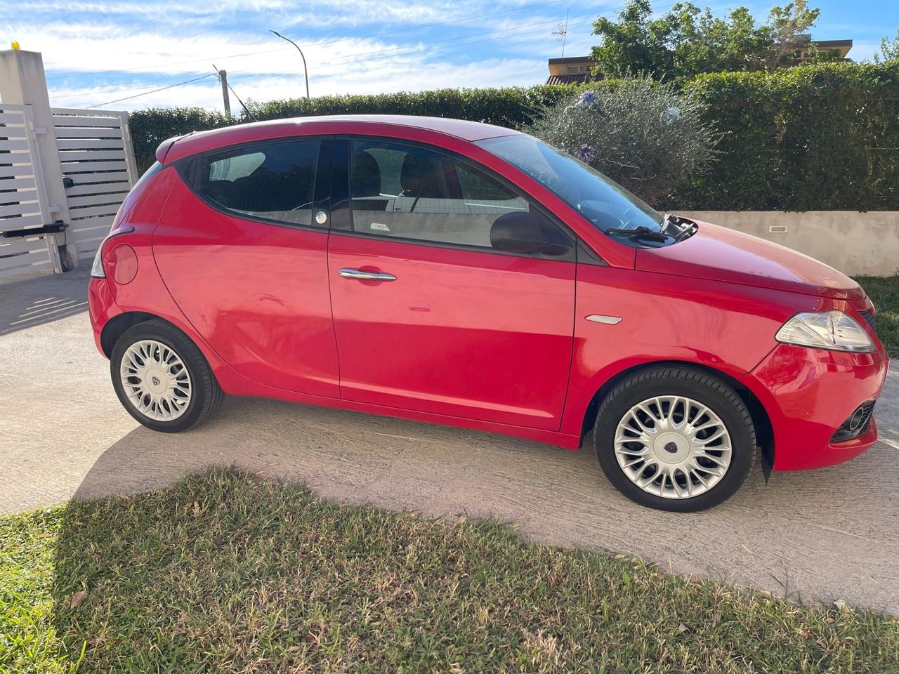 Lancia Ypsilon 1.2 69 CV GPL Ecochic Gold PERMUTA