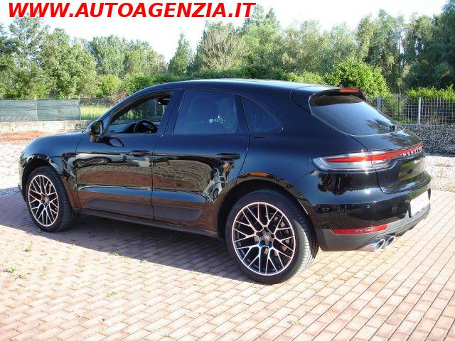 PORSCHE Macan 2.0 S