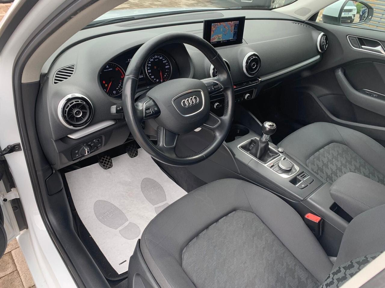 Audi A3 1.6 TDI 110 CV Attraction 2015
