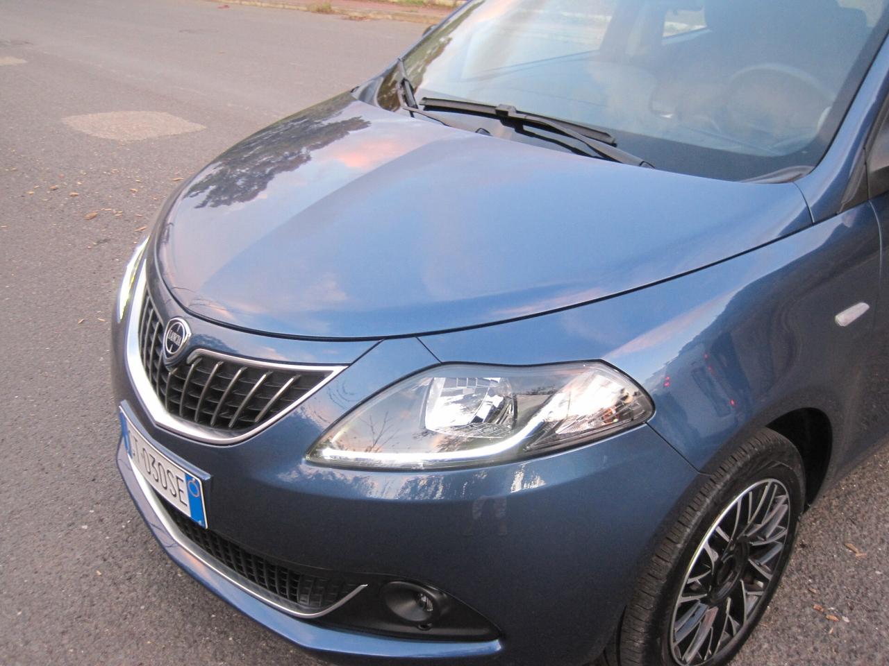 Lancia Ypsilon 1.0 FireFly 5 porte S&S Hybrid Platino