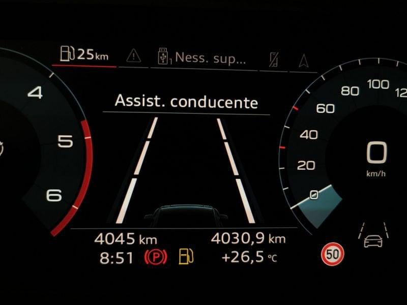 Audi Q3 II 2018 35 2.0 tdi Identity Black s-tronic