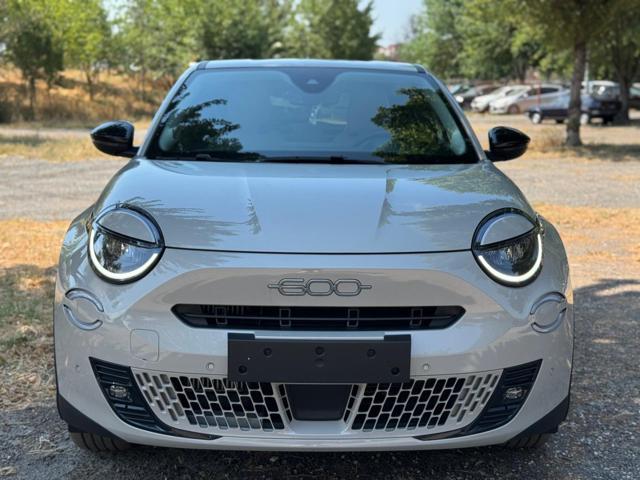 FIAT 600 Hybrid 100 CV DCT MHEV La Prima