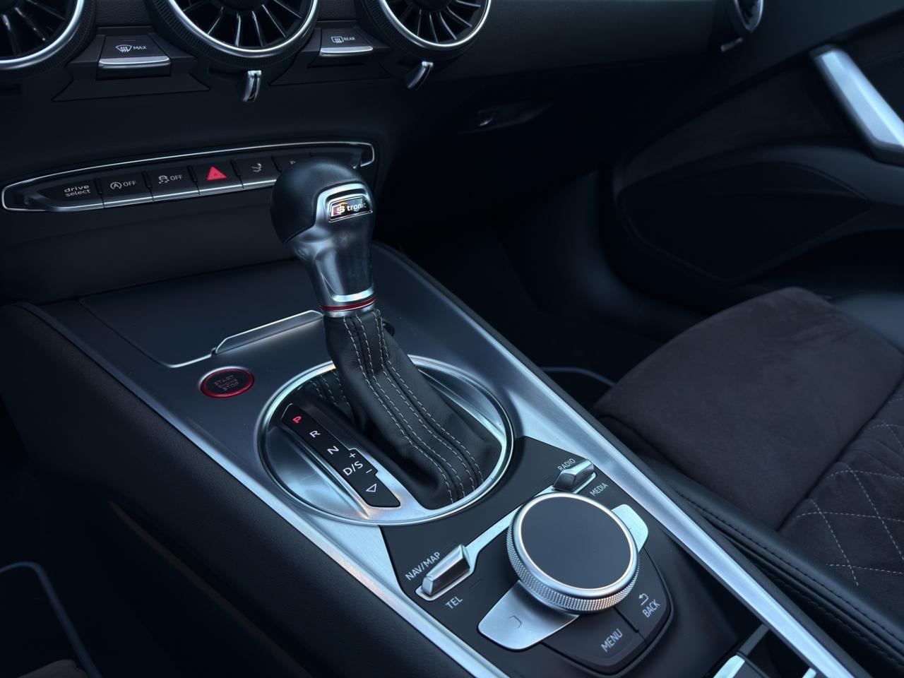 Audi TTS Roadster 2.0 TFSI 310 CV S tronic quattro.