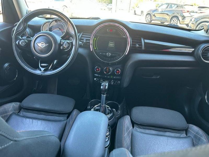 MINI Mini IV F55-F56 2014 5 Porte 2.0 Cooper SD Auto
