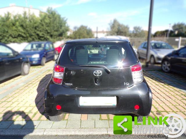 TOYOTA iQ 1.0 serie KGJ10