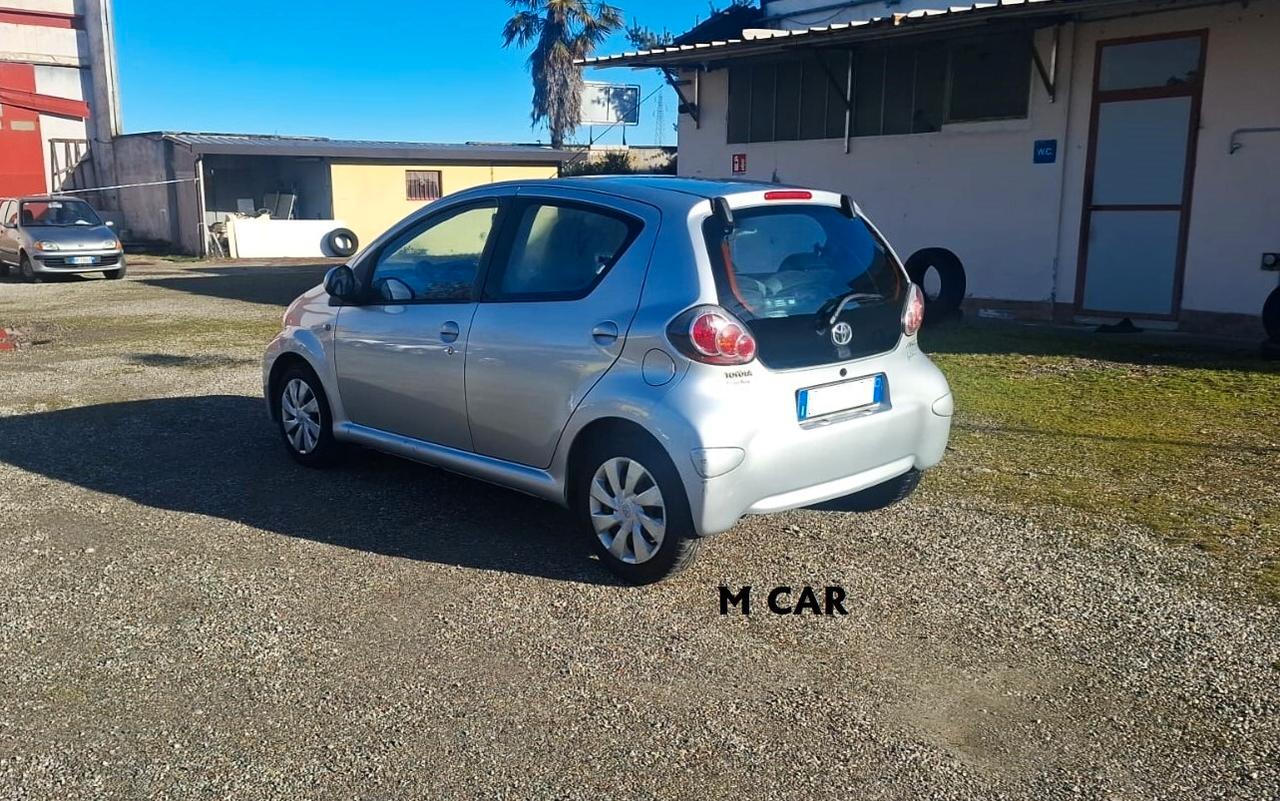 Toyota Aygo 1.0 12V VVT-i 5 porte Orange Connect