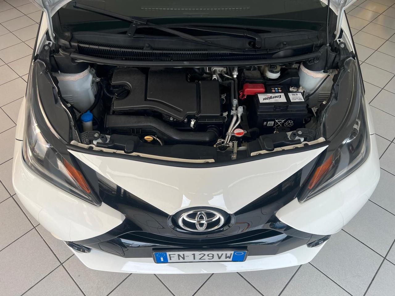 Toyota Aygo 1.0 VVT-i 69 CV 5 porte x-cool TSS