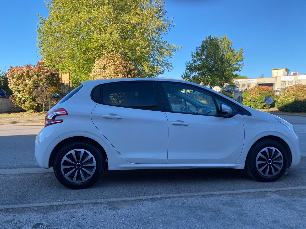 Peugeot 208 benzina gpl