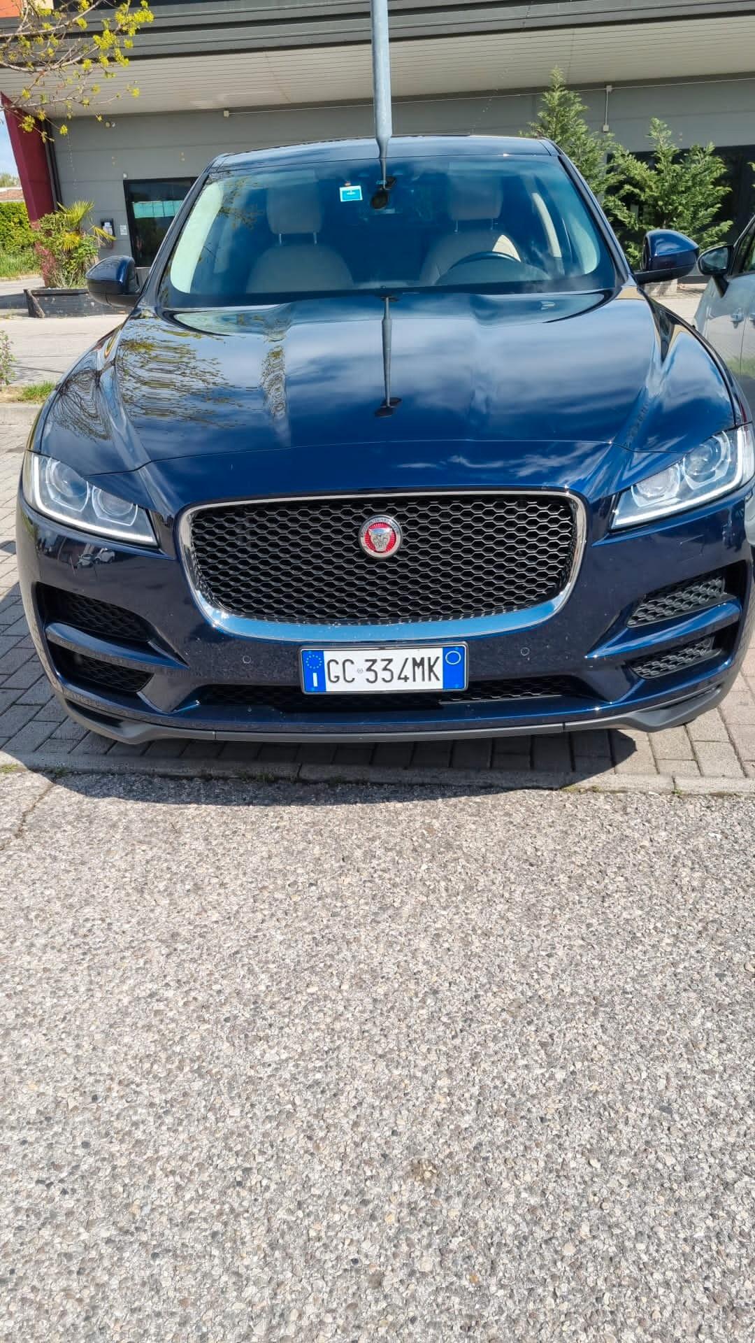 Jaguar F-Pace 2.0 D 180 CV AWD aut. Prestige