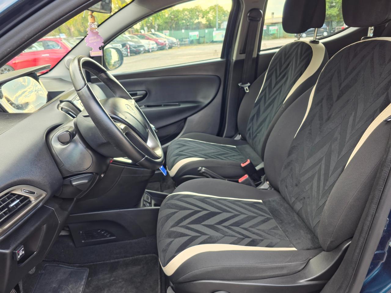 Lancia Ypsilon 1.2 69 CV 5 porte GPL Ecochic Platinum 2018-E6 NEO