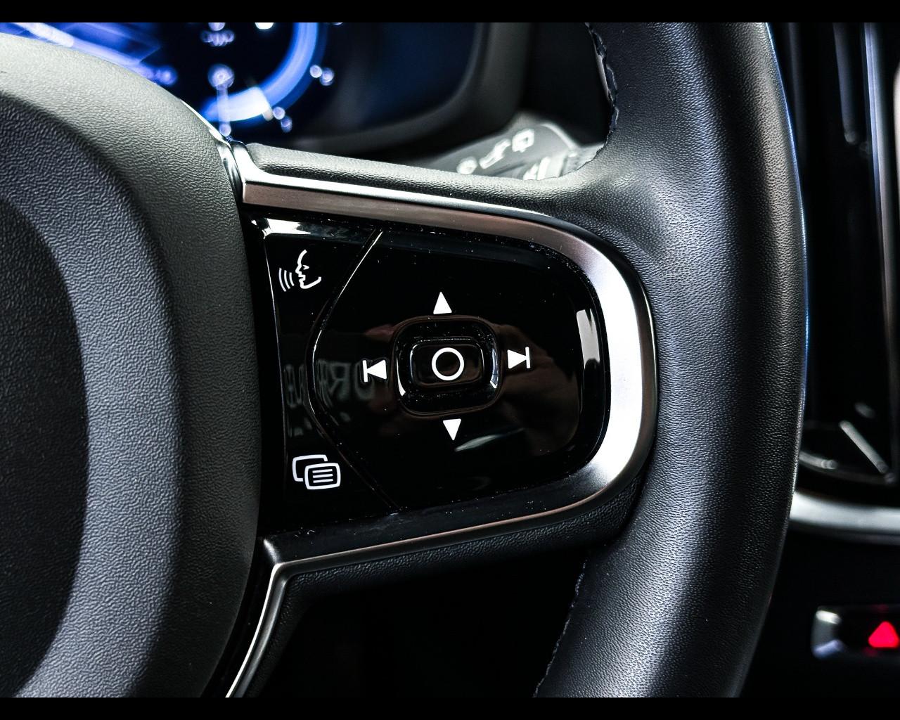 VOLVO V60 CC (2018-2024) - V60 Cross Country B4 (d) AWD automatico Plus