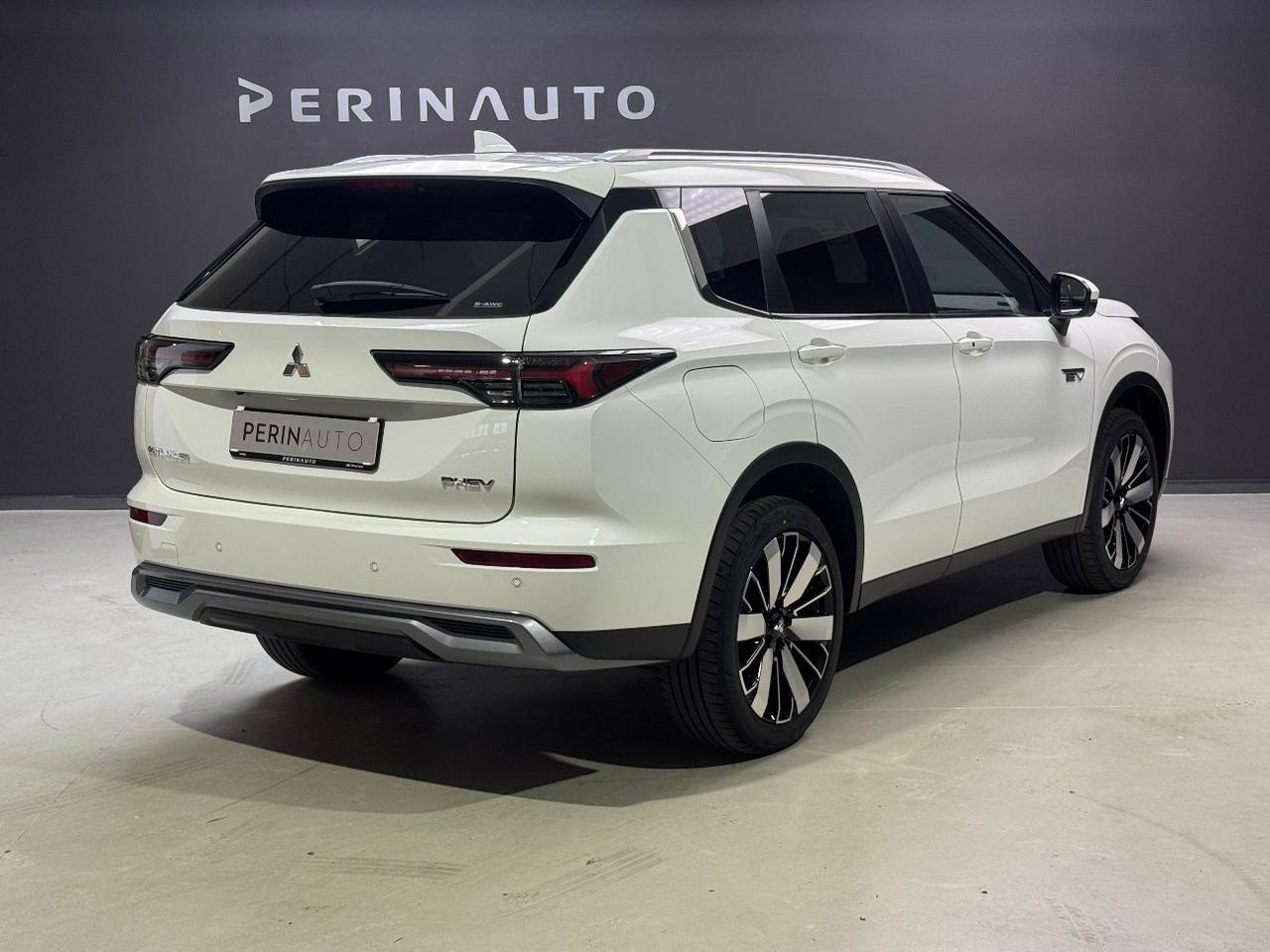 Mitsubishi Outlander 2.4 phev Intense con 8 Anni di Garanzia