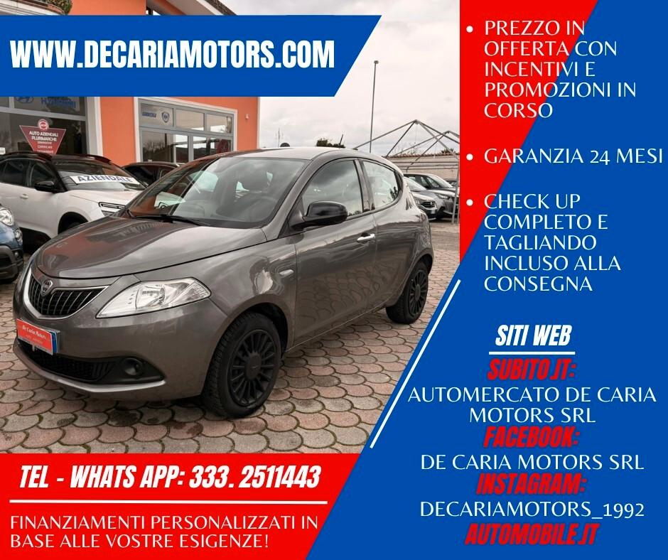 LANCIA Ypsilon Hybrid 1.0 Benz. 70CV Silver - 2022