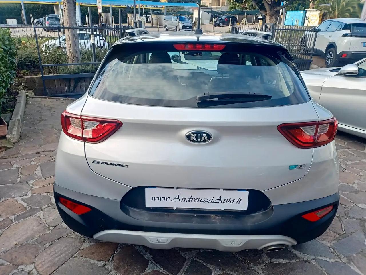 Kia Stonic 1.2 DPI ECO GPL Style b/color