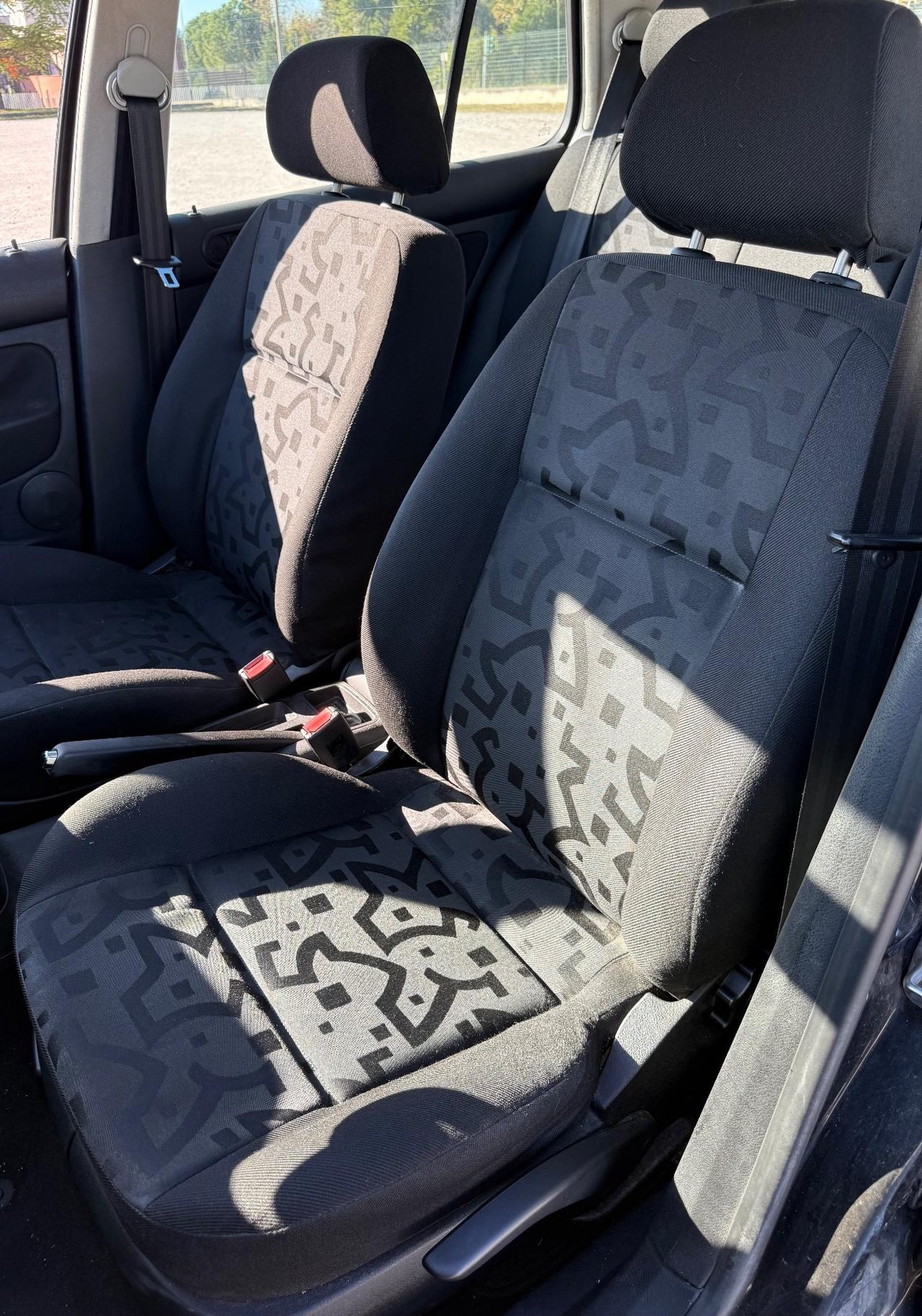 Volkswagen Golf 1.4 Benzina 75cavalli Neopatentati