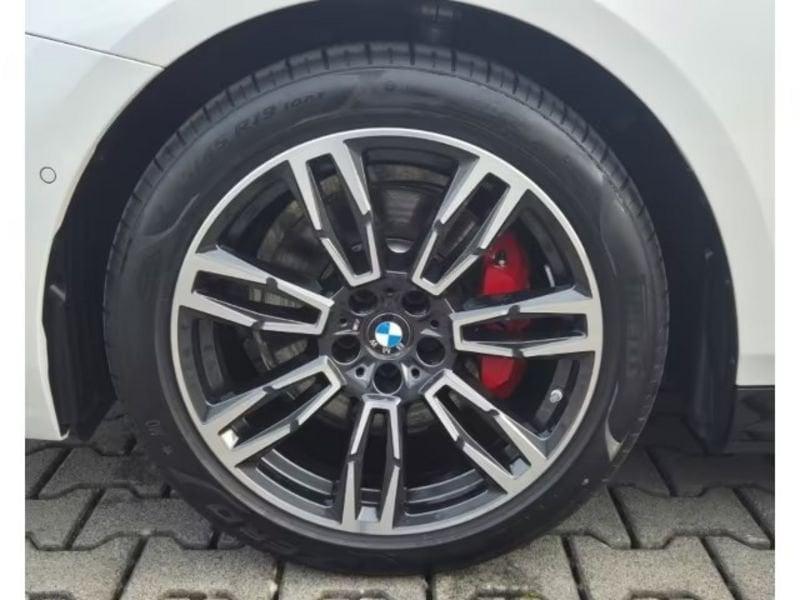 BMW Serie 5 520i sDrive M Sport Pro Gancio Iconic Glow 19" Tetto