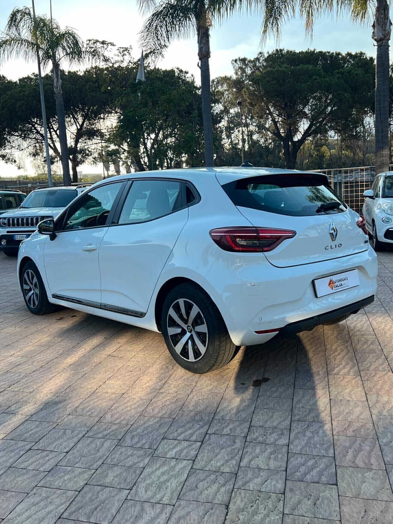 Renault Clio Hybrid E-Tech 140 CV 5 porte Intens