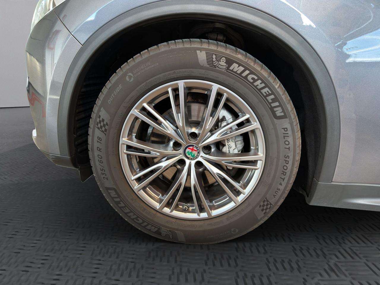 Alfa Romeo Stelvio 2.2 t Business rwd 180cv auto