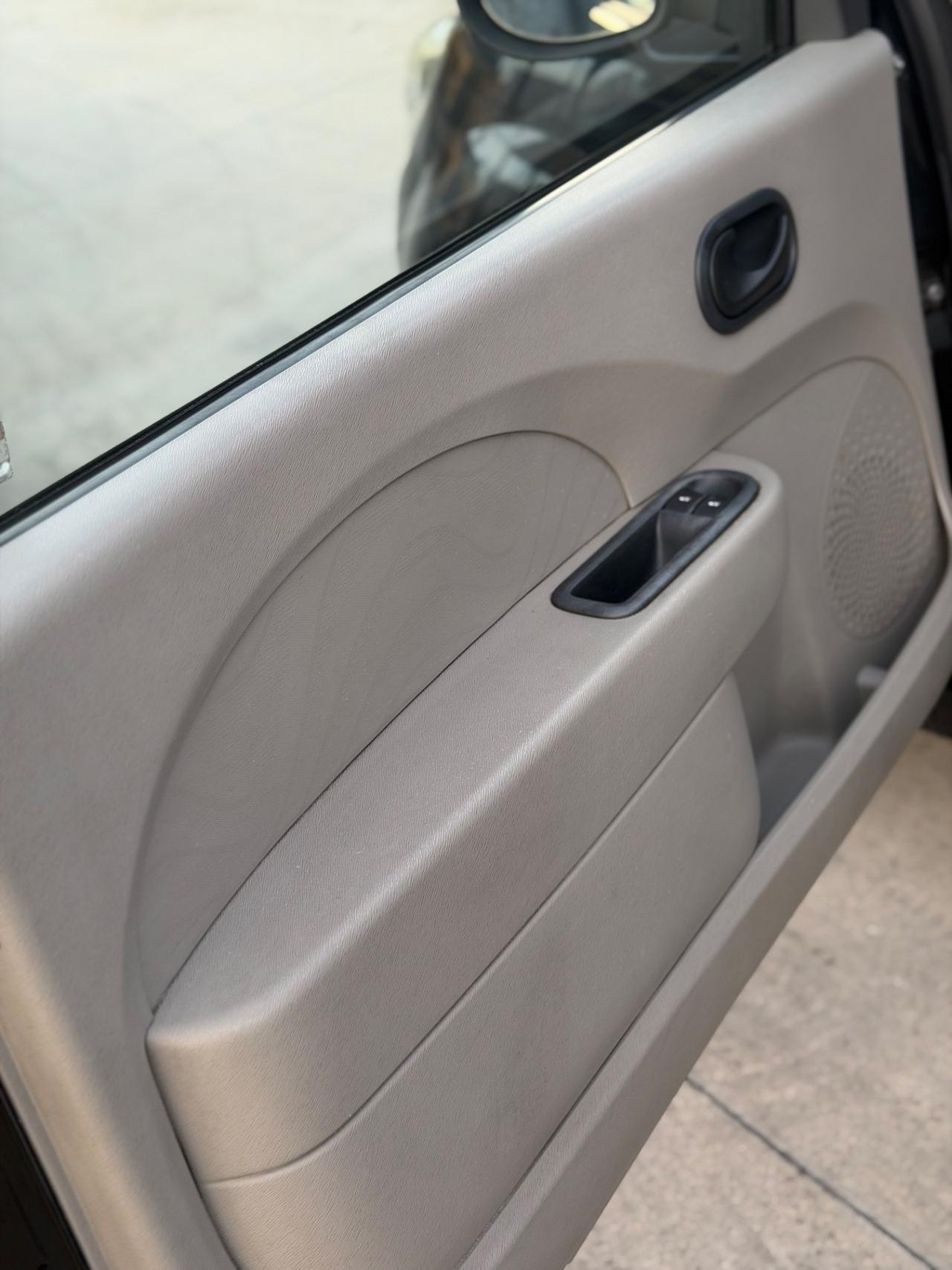 Renault TWINGO 1.2 BENZINA 2009 - ECONOMICA