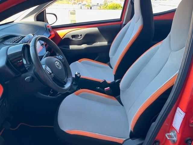 Toyota Aygo 1.0 VVT-i 69 CV 5 porte x-cite