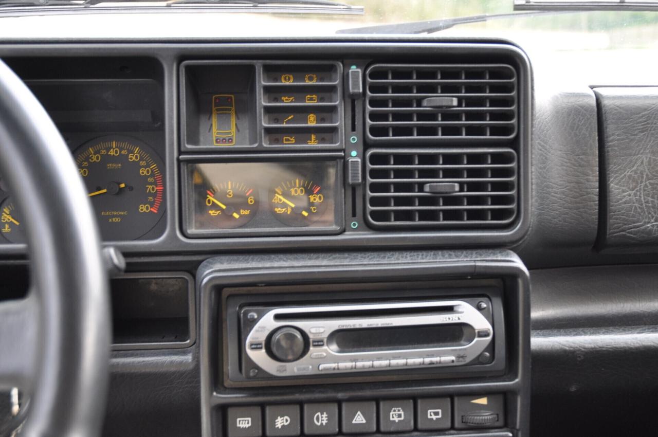 Lancia Delta 2.0i.e. turbo HF integrale 8V (ASI TARGA ORO)