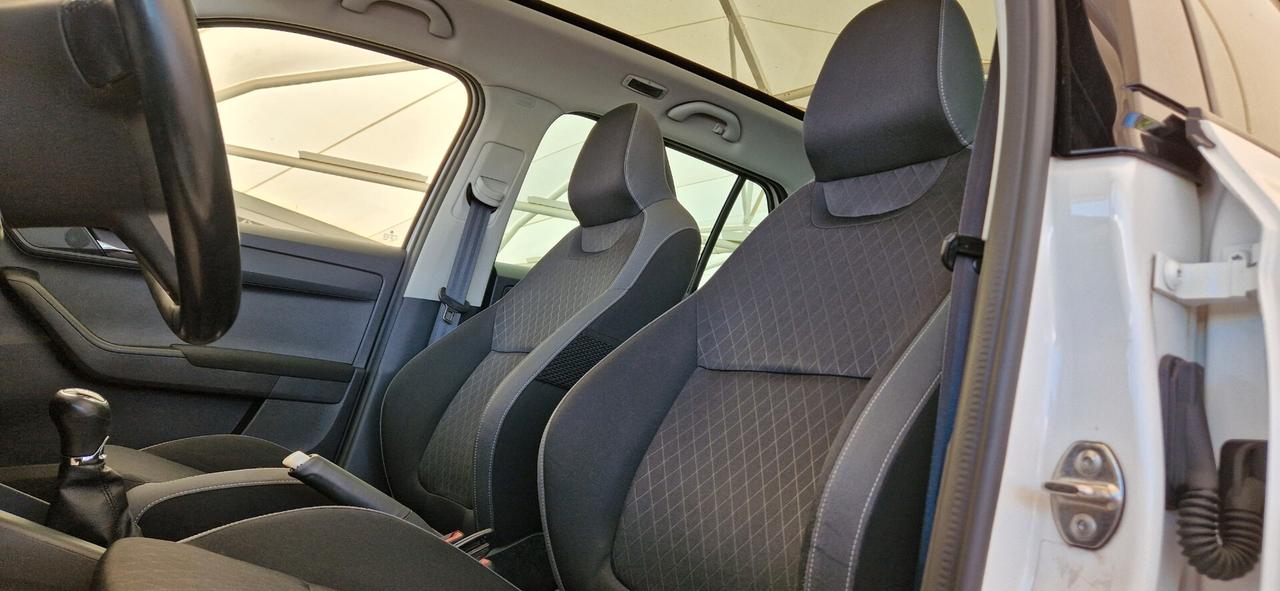 Skoda Fabia 1.0 MPi 75cv ** Tetto Panoramico **