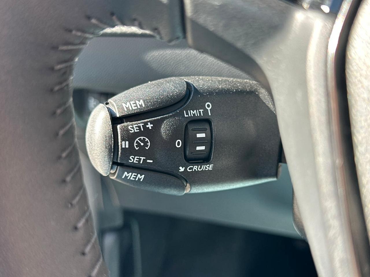 Peugeot 208 Hybrid 110 e-DCS6 Allure