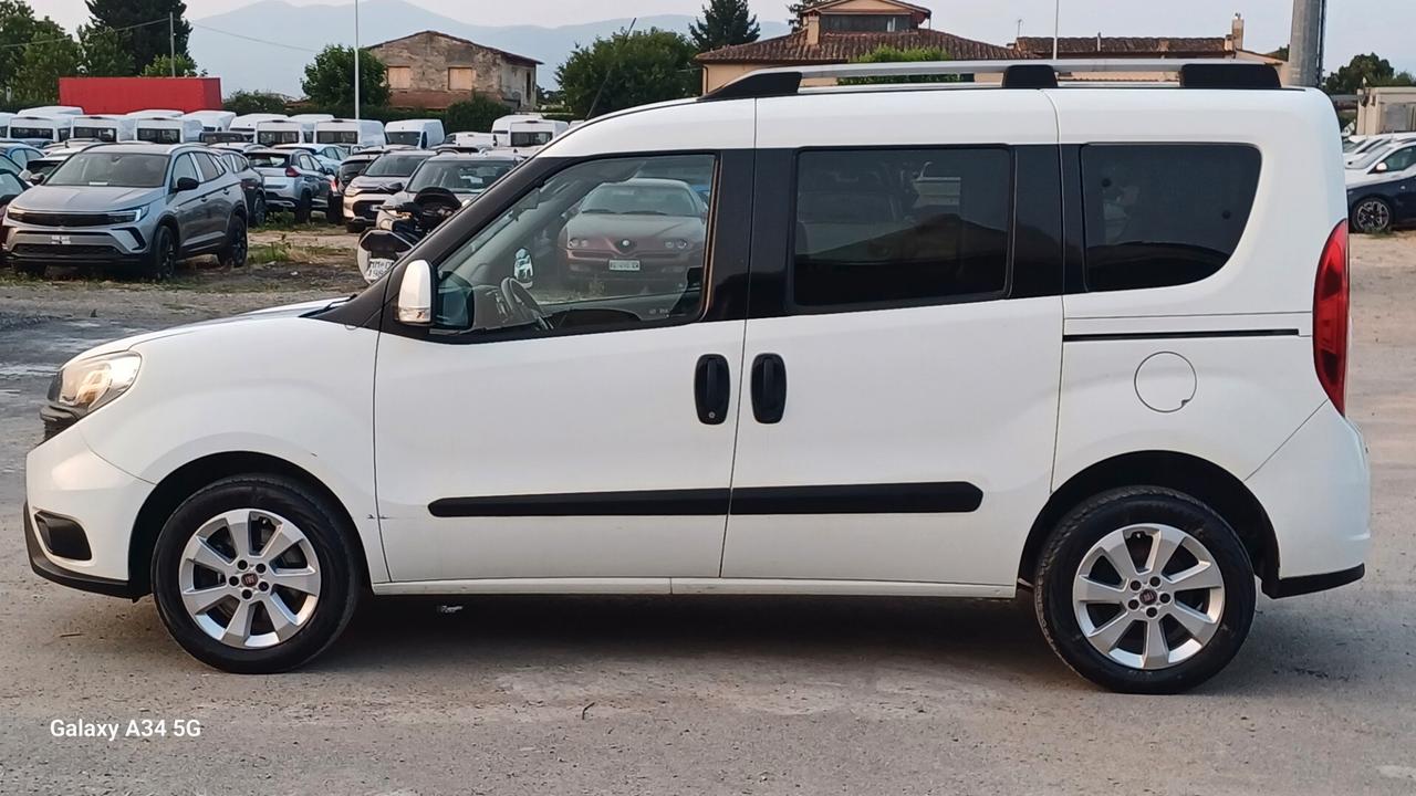 Fiat Doblo Natural Power Lounge 7 posti