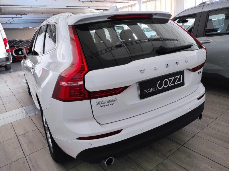 VOLVO XC60 B4 (d) AWD Geartronic Business Plus