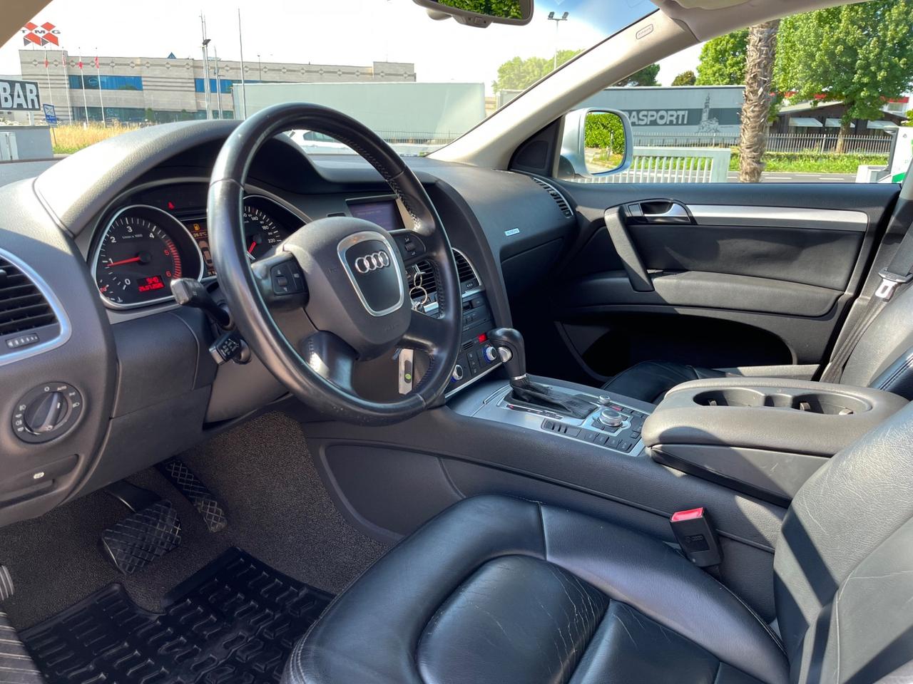 Audi Q7 3.0 V6 TDI 233CV quattro tiptronic