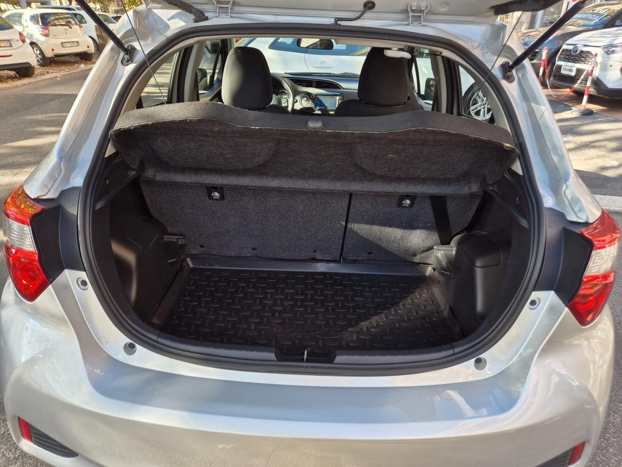 Toyota Yaris 1.5 Hybrid 5 porte Business