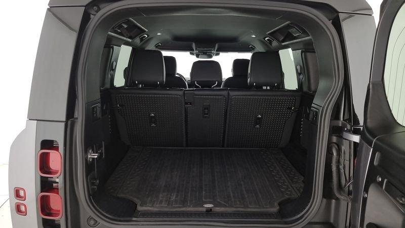 Land Rover Defender 3.0D I6 250 110 SE AWD auto.